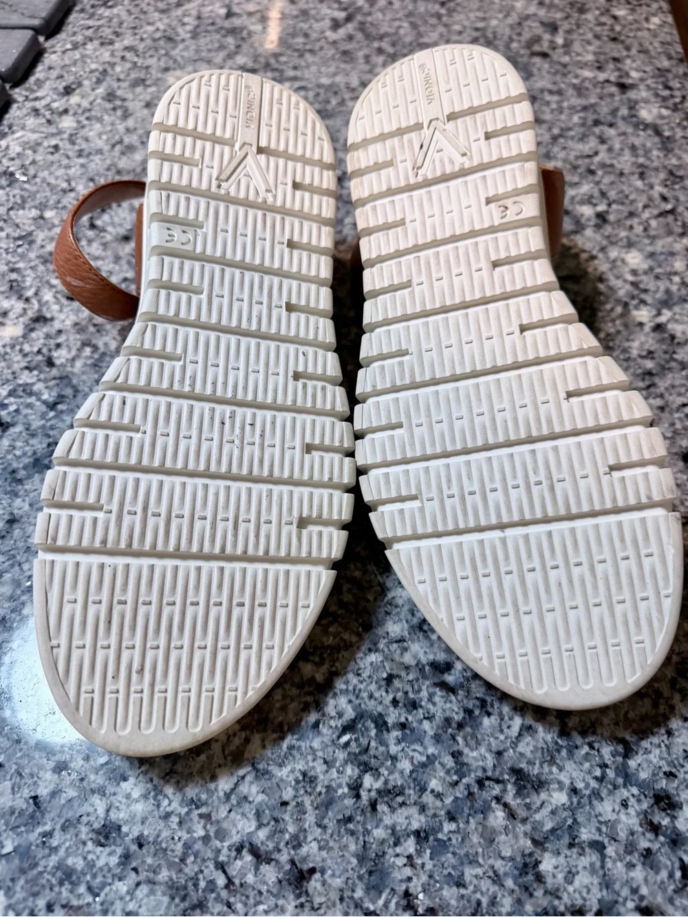 Vionic Gold Crisscross Sandals with Tan Ankle Strap